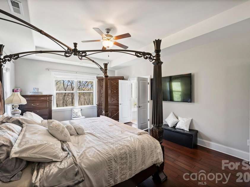 461 Swift Creek Cove, Lake Wylie, SC 29710.  MLS# CAR4357380, YatesRealty ID 17738. 
