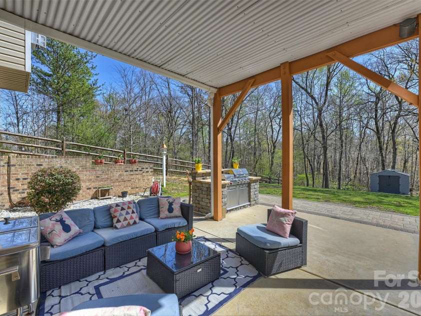 461 Swift Creek Cove, Lake Wylie, SC 29710.  MLS# CAR4357380, YatesRealty ID 17738. 