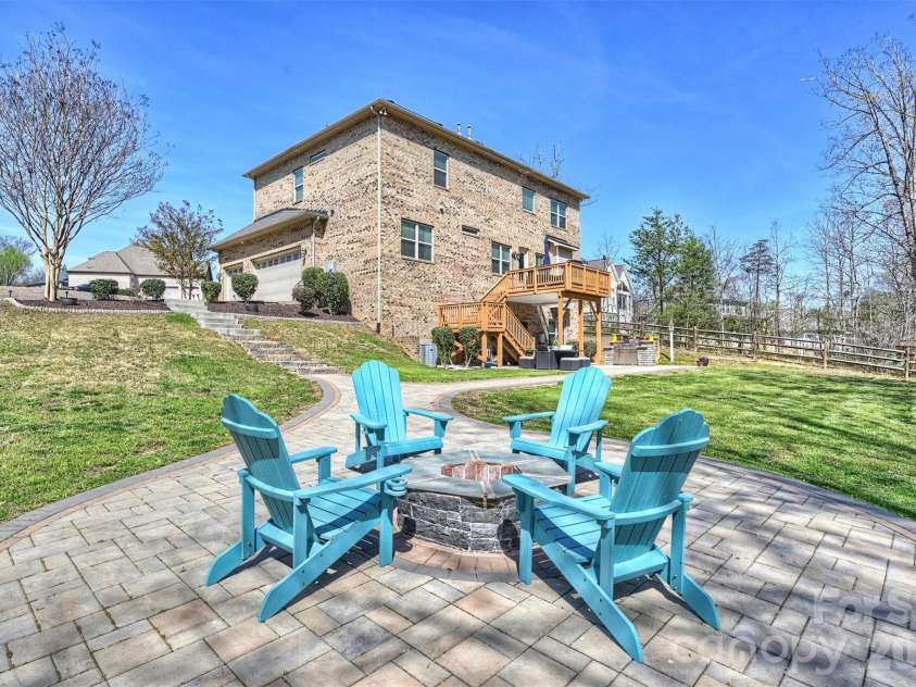 461 Swift Creek Cove, Lake Wylie, SC 29710.  MLS# CAR4357380, YatesRealty ID 17738. 