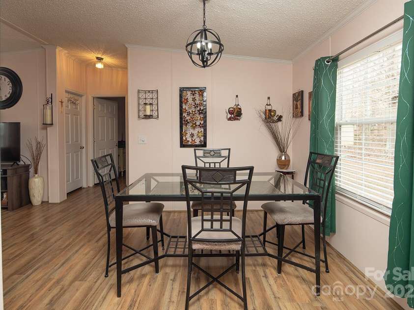 115 Tradewinds Court, Mooresville, NC 28115.  MLS# CAR4215397, YatesRealty ID 1774. Dining area is generous in size.