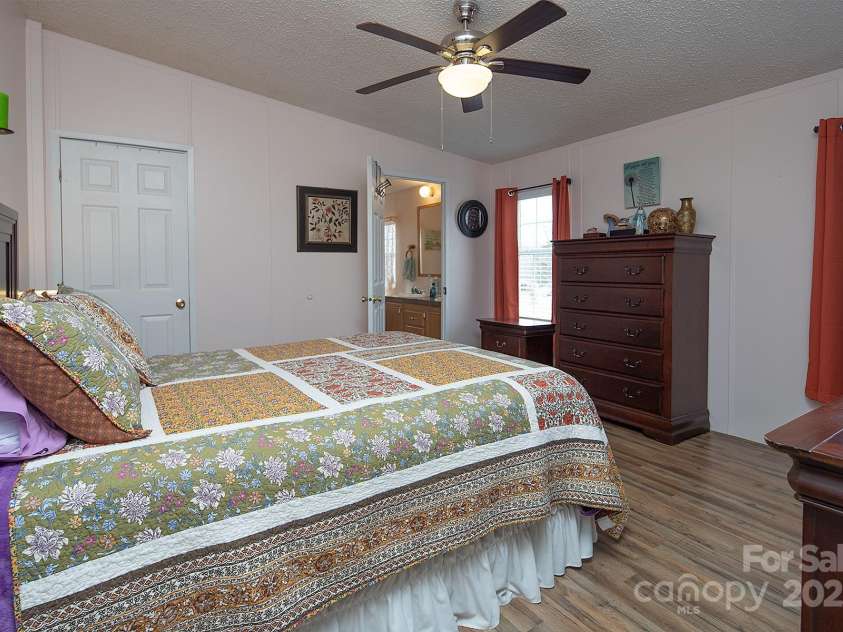 115 Tradewinds Court, Mooresville, NC 28115.  MLS# CAR4215397, YatesRealty ID 1774. Primary bedroom is spacious!