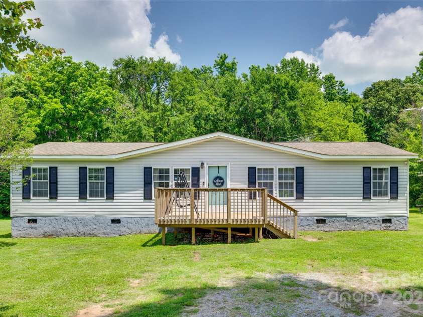 284 Cedar Grove Road, Clover, SC 29710.  MLS# CAR4266509, YatesRealty ID 17740. 