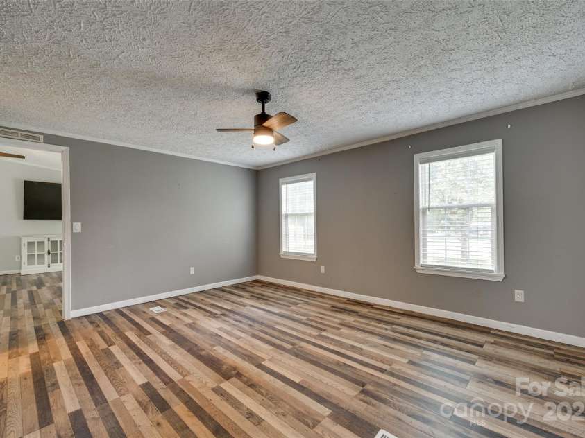 284 Cedar Grove Road, Clover, SC 29710.  MLS# CAR4266509, YatesRealty ID 17740. 