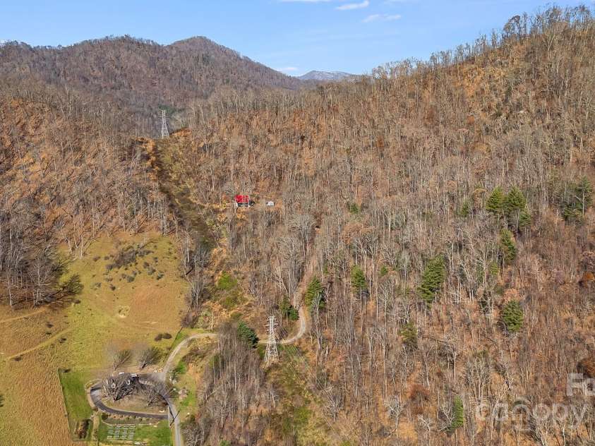 550 Cale Way, Clyde, NC 28721.  MLS# CAR4318914, YatesRealty ID 17740. 