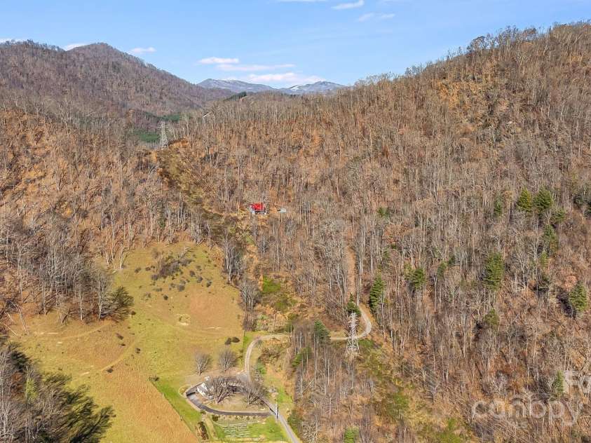 550 Cale Way, Clyde, NC 28721.  MLS# CAR4318914, YatesRealty ID 17740. 