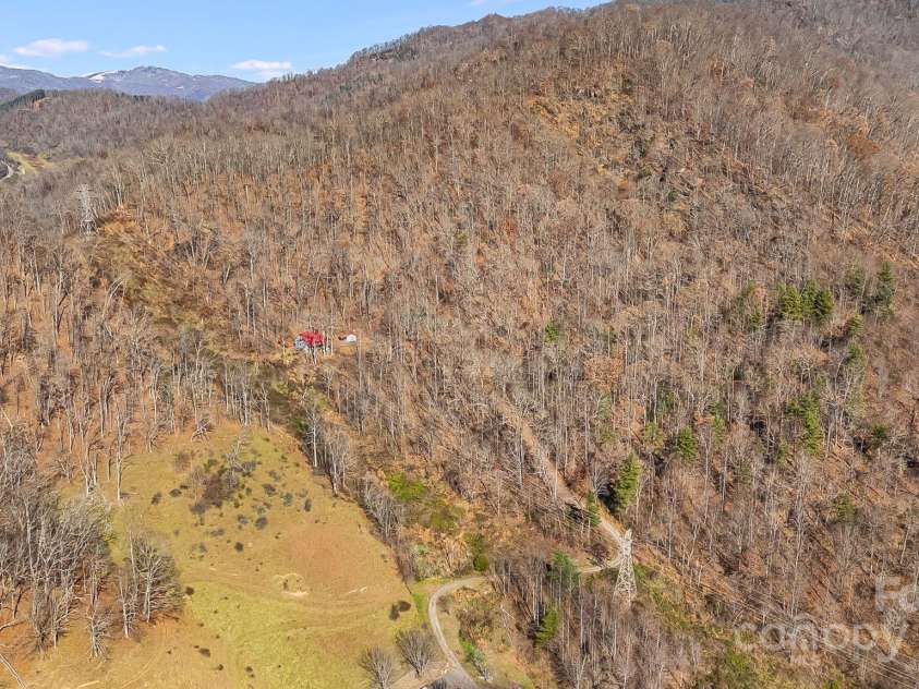 550 Cale Way, Clyde, NC 28721.  MLS# CAR4318914, YatesRealty ID 17740. 