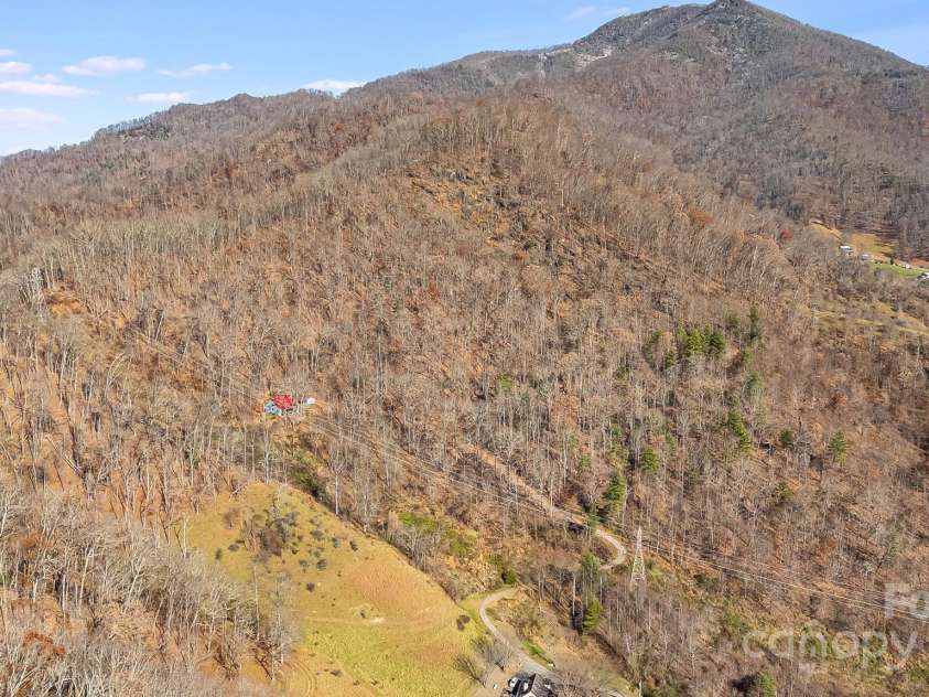550 Cale Way, Clyde, NC 28721.  MLS# CAR4318914, YatesRealty ID 17740. 