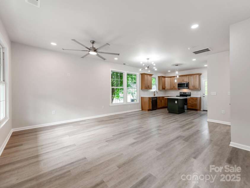 570 Key West Avenue, Kannapolis, NC 28081.  MLS# CAR4238663, YatesRealty ID 17741. 