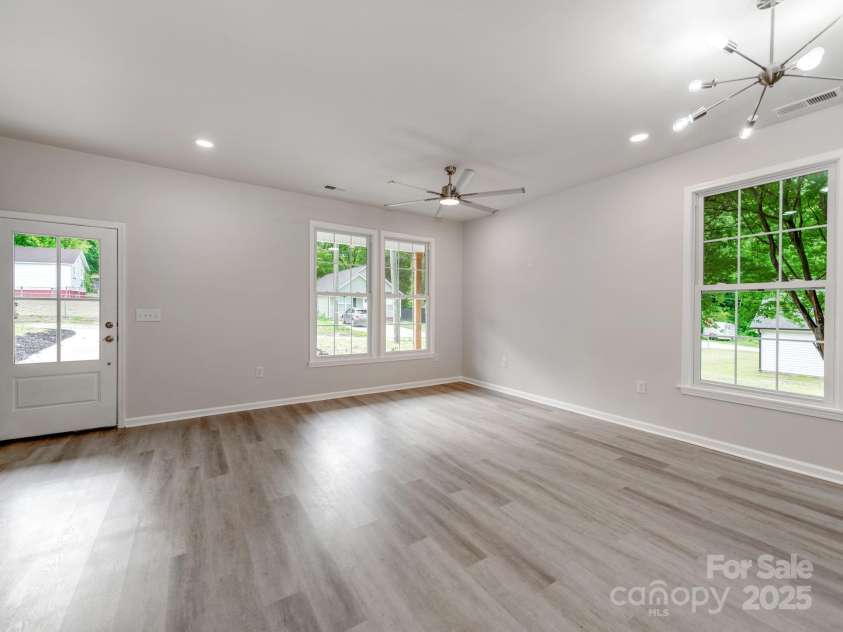 570 Key West Avenue, Kannapolis, NC 28081.  MLS# CAR4238663, YatesRealty ID 17741. 