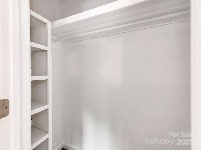 570 Key West Avenue, Kannapolis, NC 28081.  MLS# CAR4238663, YatesRealty ID 17741. 