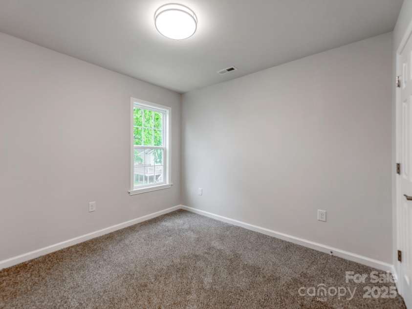 570 Key West Avenue, Kannapolis, NC 28081.  MLS# CAR4238663, YatesRealty ID 17741. 