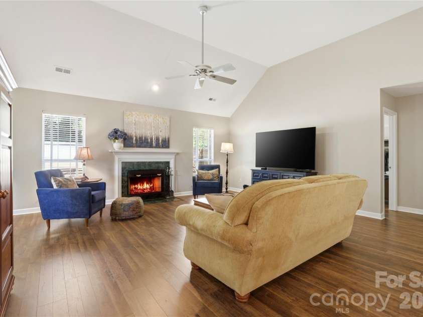 7704 Hickory Stick Place, Charlotte, NC 28277.  MLS# CAR4374084, YatesRealty ID 17741. 