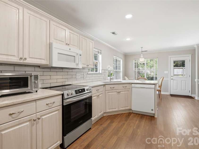 7704 Hickory Stick Place, Charlotte, NC 28277.  MLS# CAR4374084, YatesRealty ID 17741. 