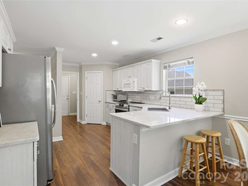 7704 Hickory Stick Place, Charlotte, NC 28277.  MLS# CAR4374084, YatesRealty ID 17741. 
