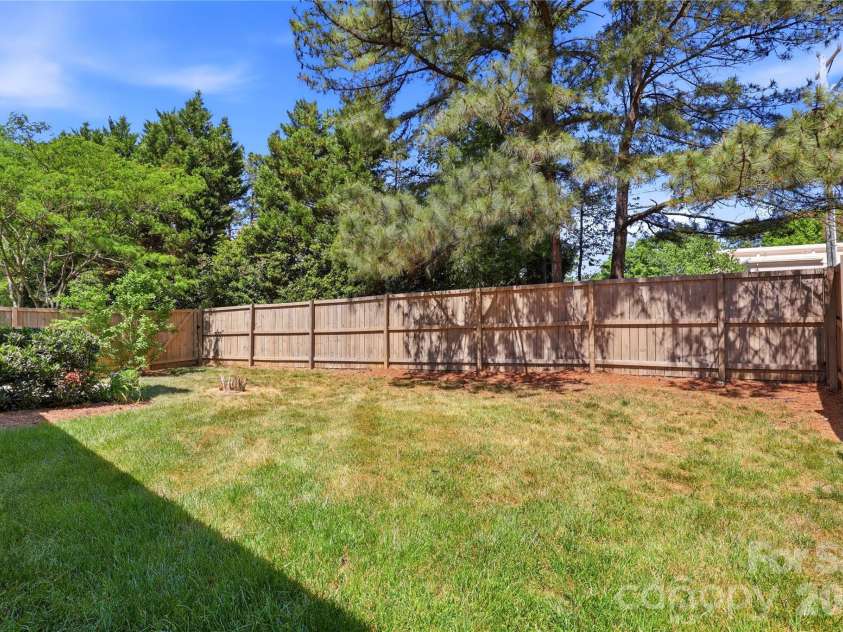 7704 Hickory Stick Place, Charlotte, NC 28277.  MLS# CAR4374084, YatesRealty ID 17741. 