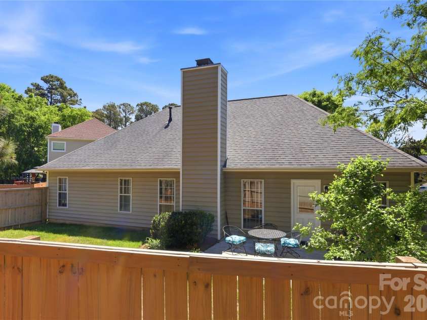 7704 Hickory Stick Place, Charlotte, NC 28277.  MLS# CAR4374084, YatesRealty ID 17741. 
