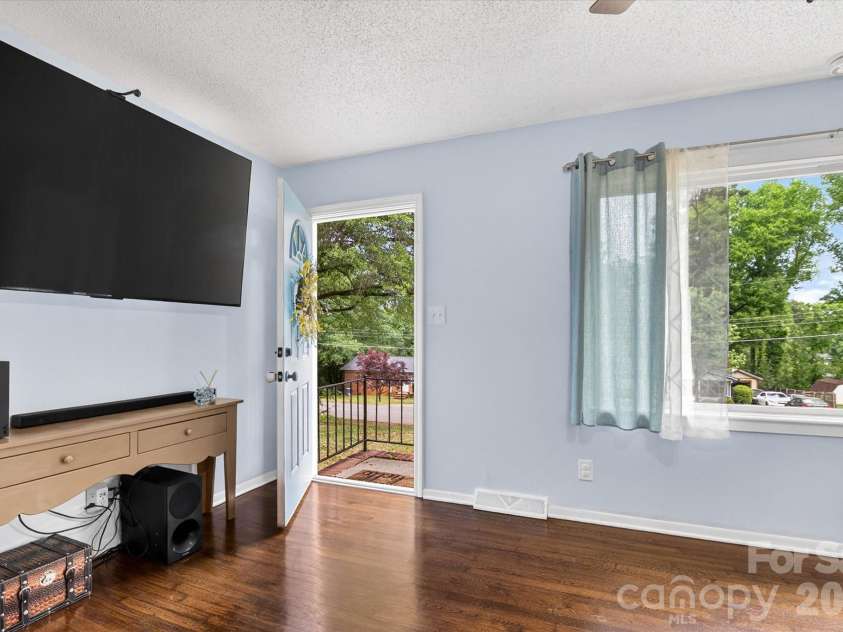 214 Brookwood Road, Belmont, NC 28012.  MLS# CAR4374596, YatesRealty ID 17742. 