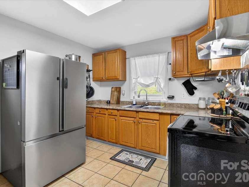 214 Brookwood Road, Belmont, NC 28012.  MLS# CAR4374596, YatesRealty ID 17742. 