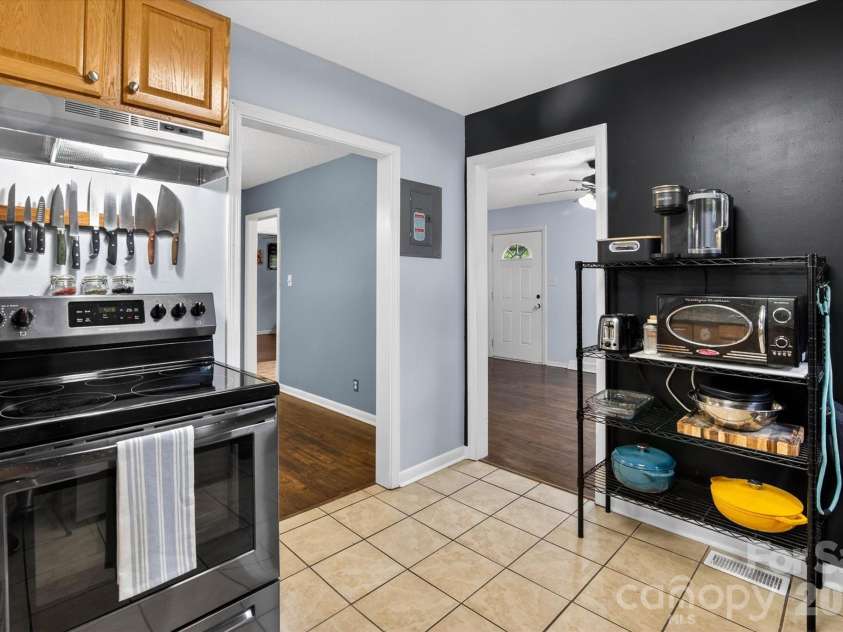 214 Brookwood Road, Belmont, NC 28012.  MLS# CAR4374596, YatesRealty ID 17742. 