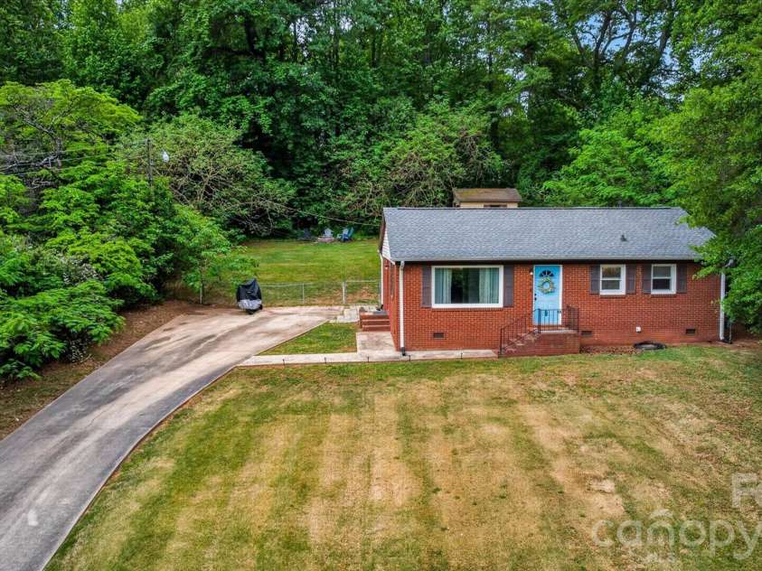 214 Brookwood Road, Belmont, NC 28012.  MLS# CAR4374596, YatesRealty ID 17742. 
