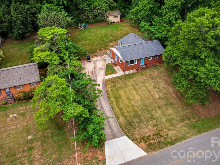 214 Brookwood Road, Belmont, NC 28012.  MLS# CAR4374596, YatesRealty ID 17742. 