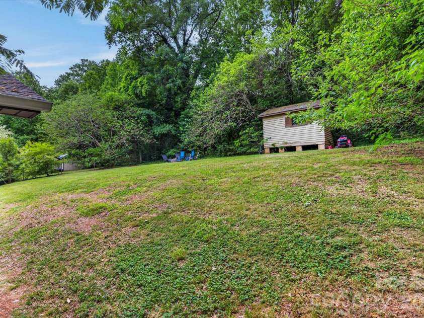 214 Brookwood Road, Belmont, NC 28012.  MLS# CAR4374596, YatesRealty ID 17742. 