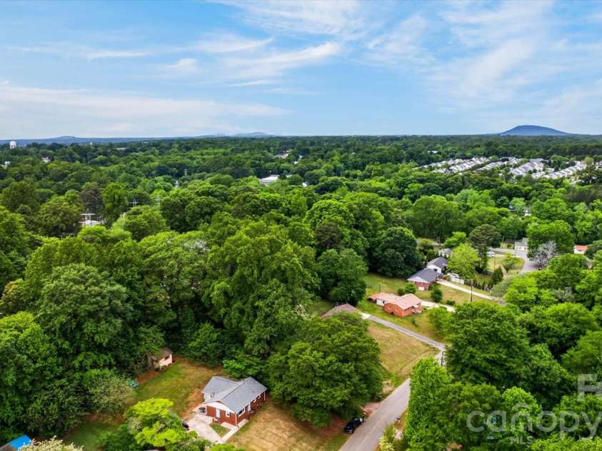 214 Brookwood Road, Belmont, NC 28012.  MLS# CAR4374596, YatesRealty ID 17742. 