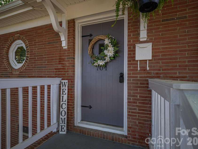 704 Dogwood Drive, Lincolnton, NC 28092.  MLS# CAR4374250, YatesRealty ID 17743. 