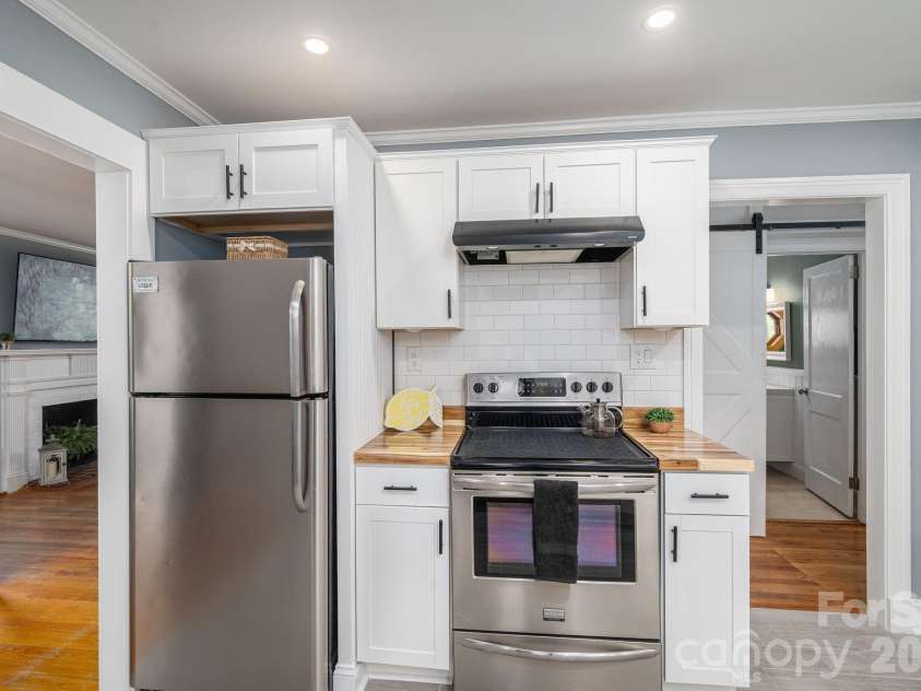 704 Dogwood Drive, Lincolnton, NC 28092.  MLS# CAR4374250, YatesRealty ID 17743. 