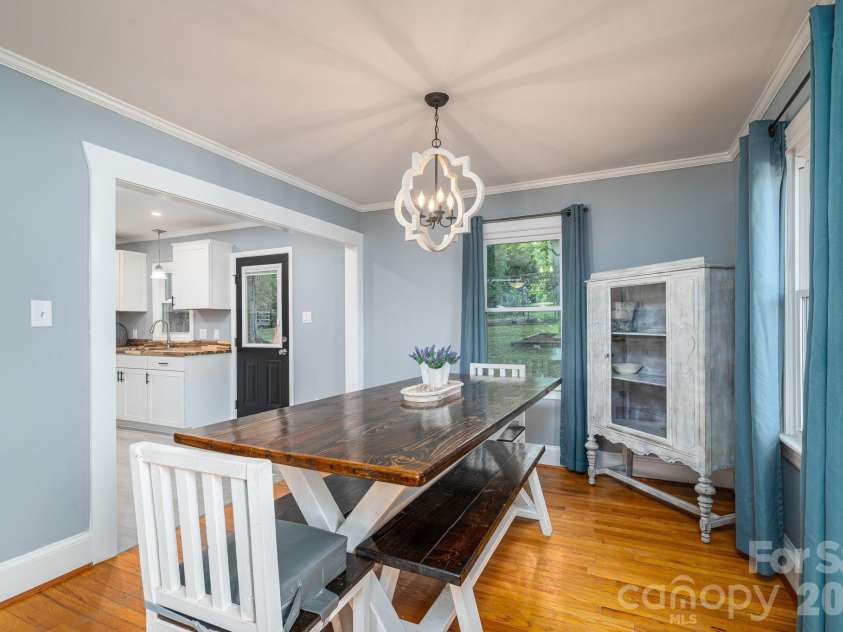 704 Dogwood Drive, Lincolnton, NC 28092.  MLS# CAR4374250, YatesRealty ID 17743. 