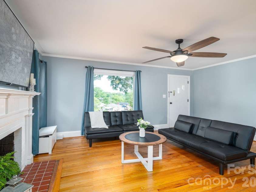 704 Dogwood Drive, Lincolnton, NC 28092.  MLS# CAR4374250, YatesRealty ID 17743. 