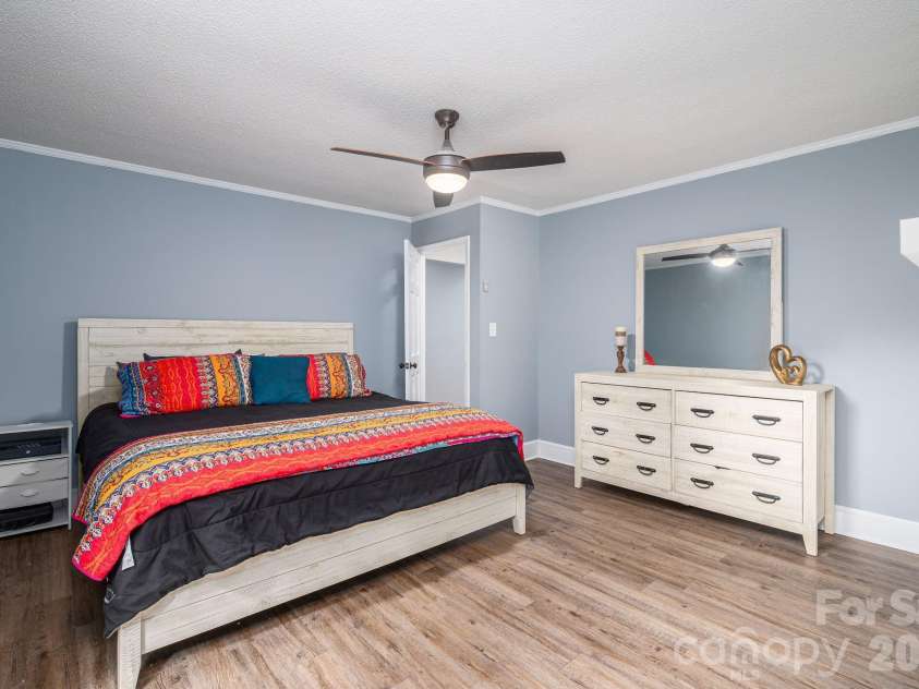 704 Dogwood Drive, Lincolnton, NC 28092.  MLS# CAR4374250, YatesRealty ID 17743. 