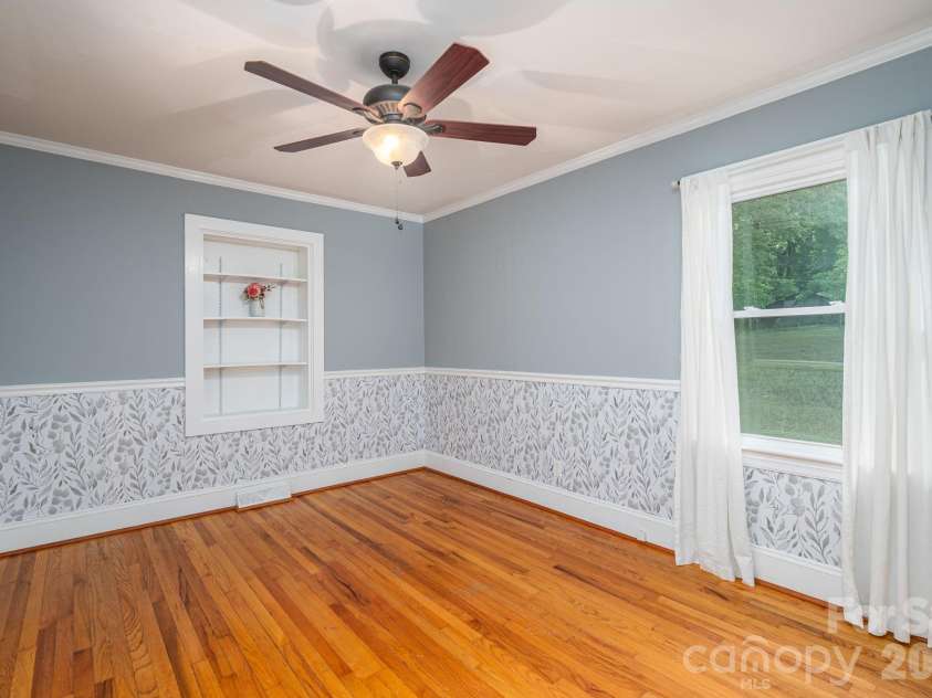 704 Dogwood Drive, Lincolnton, NC 28092.  MLS# CAR4374250, YatesRealty ID 17743. 