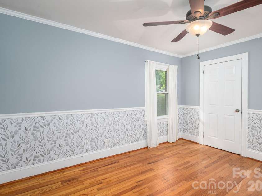 704 Dogwood Drive, Lincolnton, NC 28092.  MLS# CAR4374250, YatesRealty ID 17743. 