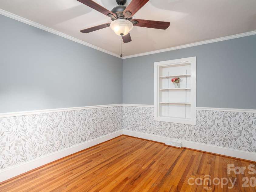 704 Dogwood Drive, Lincolnton, NC 28092.  MLS# CAR4374250, YatesRealty ID 17743. 