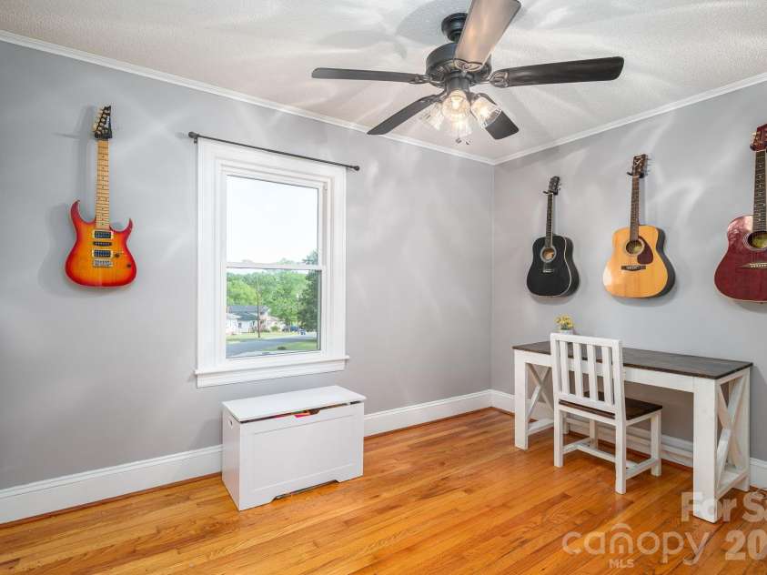 704 Dogwood Drive, Lincolnton, NC 28092.  MLS# CAR4374250, YatesRealty ID 17743. 