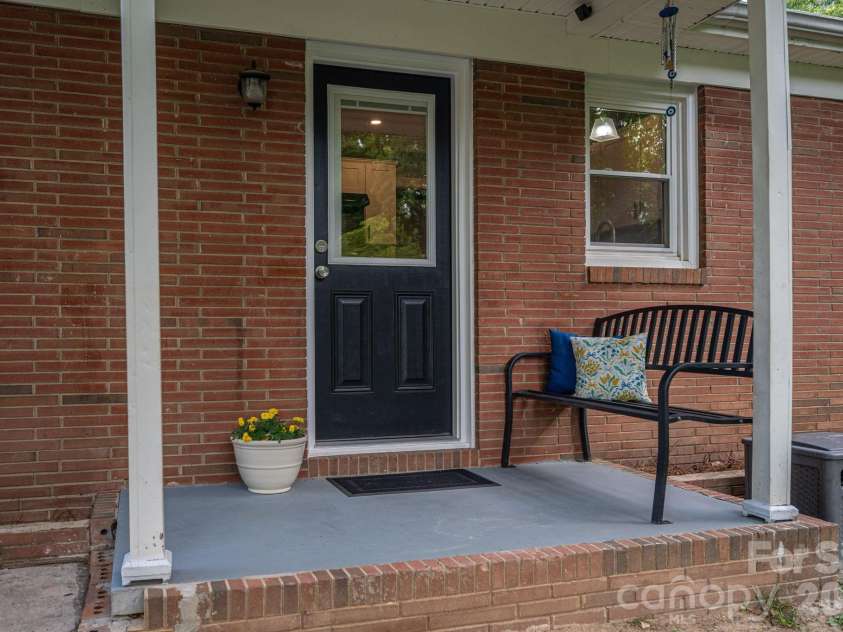 704 Dogwood Drive, Lincolnton, NC 28092.  MLS# CAR4374250, YatesRealty ID 17743. 