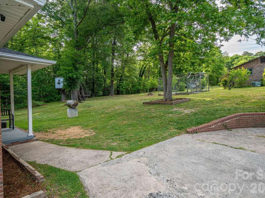 704 Dogwood Drive, Lincolnton, NC 28092.  MLS# CAR4374250, YatesRealty ID 17743. 