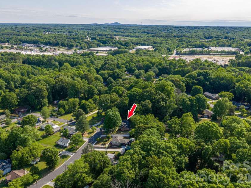 704 Dogwood Drive, Lincolnton, NC 28092.  MLS# CAR4374250, YatesRealty ID 17743. 