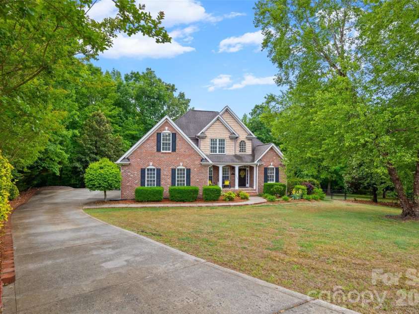 5625 Weavers Row, Gastonia, NC 28056.  MLS# CAR4374207, YatesRealty ID 17744. 