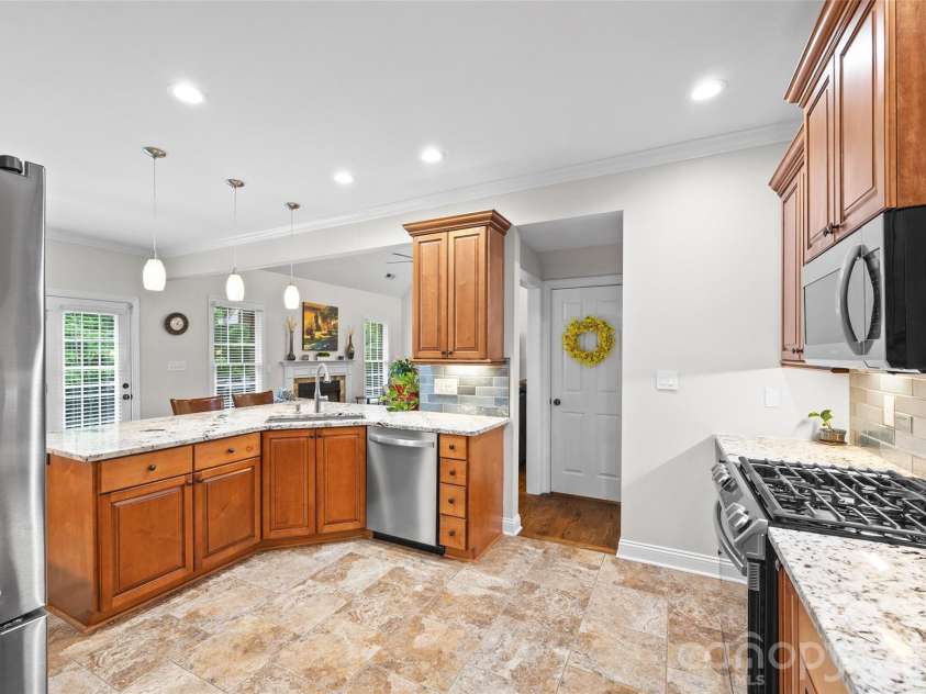 5625 Weavers Row, Gastonia, NC 28056.  MLS# CAR4374207, YatesRealty ID 17744. 