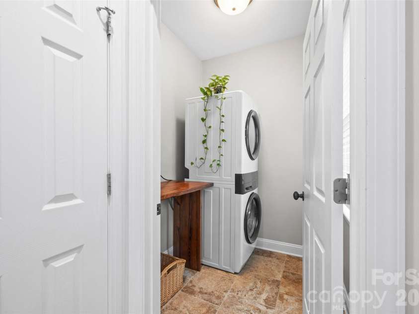 5625 Weavers Row, Gastonia, NC 28056.  MLS# CAR4374207, YatesRealty ID 17744. 