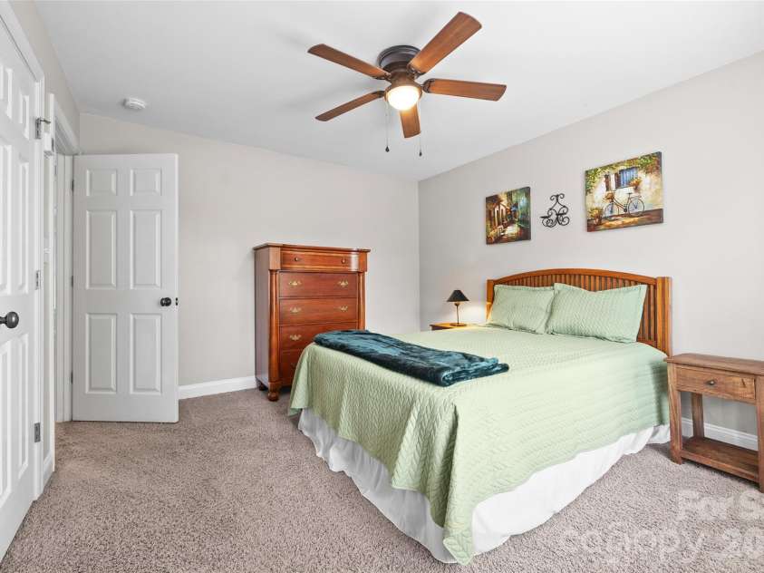 5625 Weavers Row, Gastonia, NC 28056.  MLS# CAR4374207, YatesRealty ID 17744. 
