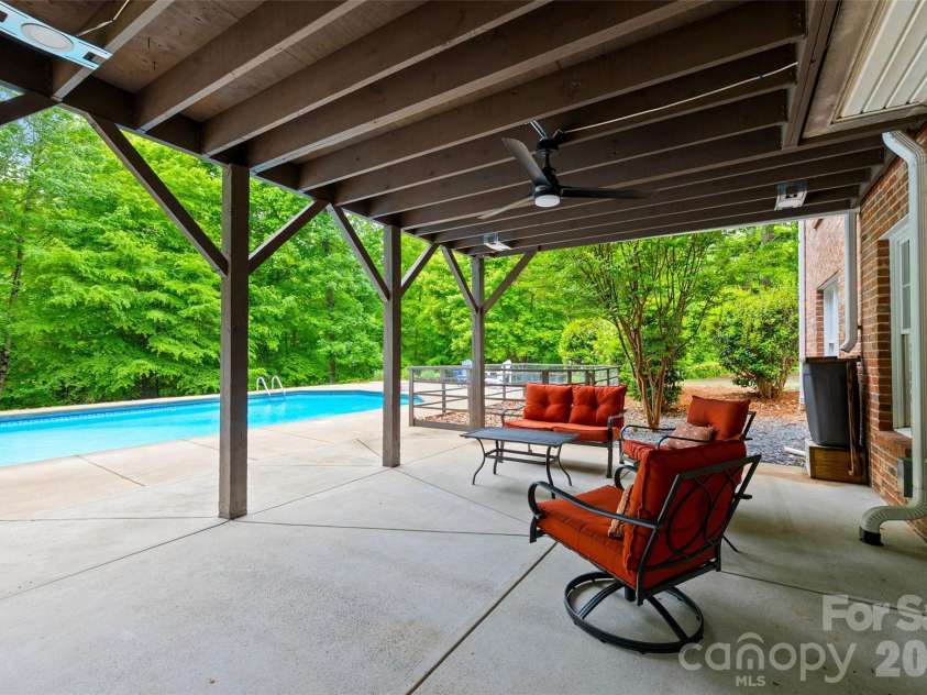 5625 Weavers Row, Gastonia, NC 28056.  MLS# CAR4374207, YatesRealty ID 17744. 