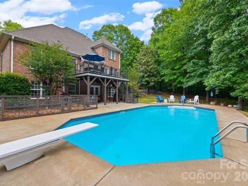 5625 Weavers Row, Gastonia, NC 28056.  MLS# CAR4374207, YatesRealty ID 17744. 
