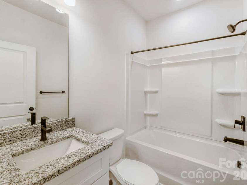 404 Spargo Street, Dallas, NC 28034.  MLS# CAR4373231, YatesRealty ID 17745. Bathroom #2