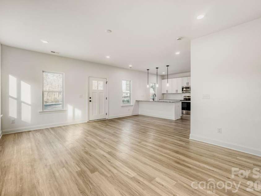 404 Spargo Street, Dallas, NC 28034.  MLS# CAR4373231, YatesRealty ID 17745. Living room