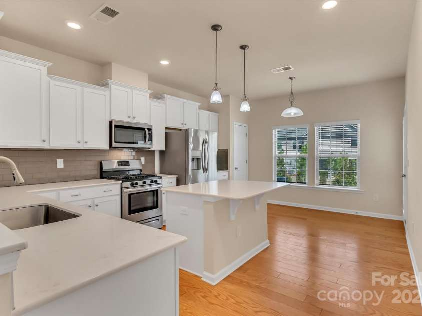 530 Silers Bald Drive, Fort Mill, SC 29715.  MLS# CAR4233274, YatesRealty ID 17745. 