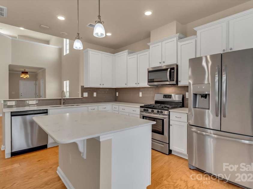 530 Silers Bald Drive, Fort Mill, SC 29715.  MLS# CAR4233274, YatesRealty ID 17745. 