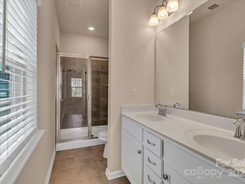 530 Silers Bald Drive, Fort Mill, SC 29715.  MLS# CAR4233274, YatesRealty ID 17745. 